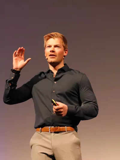 Thomas har også erfaring som ordstyrer og debattleder