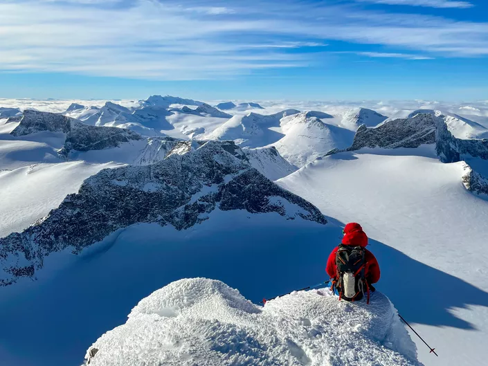 Thomas Lone forsøker å finne urørt snø og unike opplevelser for sine gjester
