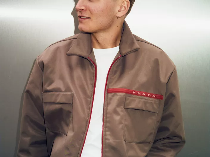 V3 V 3 25 04 15 ARI BAJGORA 00366