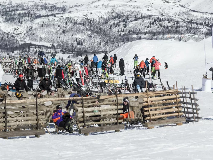 Hemsedal Norway ski resort happy people enjoying Skigaarden 21