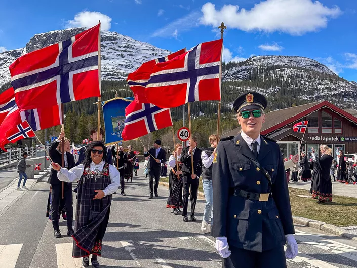Flaggbæring i Hemsedal 17 Mai tog