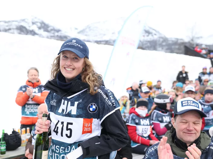 Hund 25 KH Premieutdeling 163
