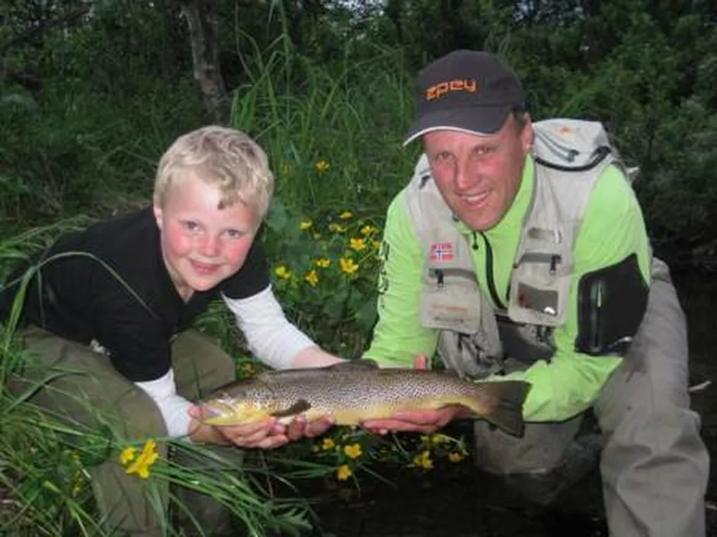 1 Tor Grthe med snnen Trond