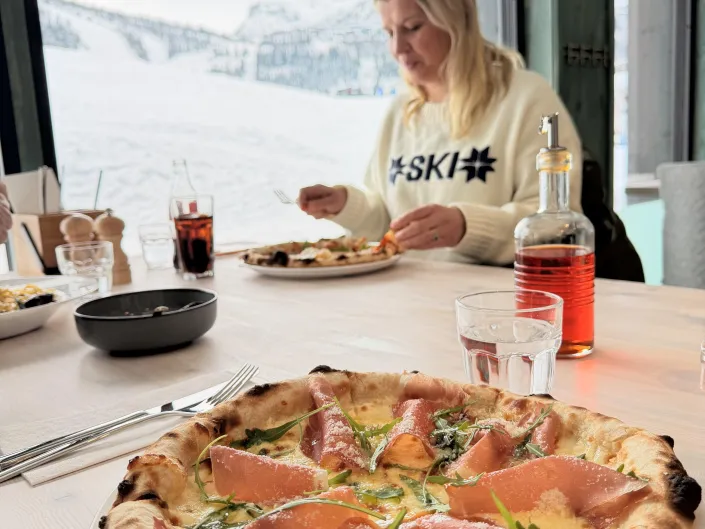 Pizza fra 8 glass i Hemsedal