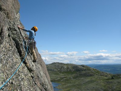 Klatring på Skurvefjell en nydelig sommerdag