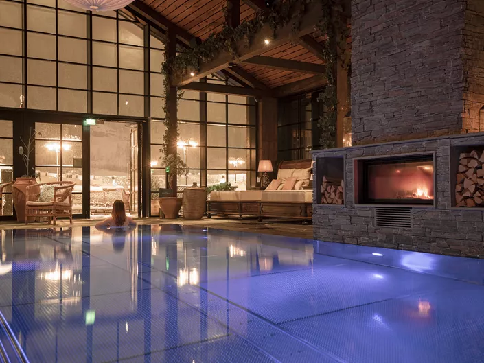 Fyri pool club pool inne