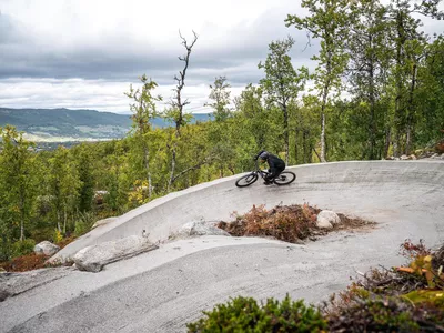 Geilo stibygging1 Foto Lars Storheim LOW, sykling.