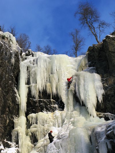 Klatring i Indre Haugsfoss Foto Jørgen Aamot