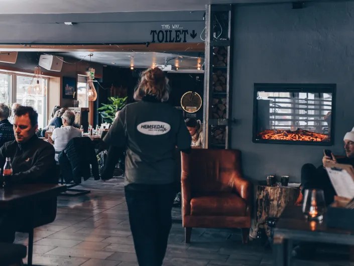 Servering på Hemsedal Cafe