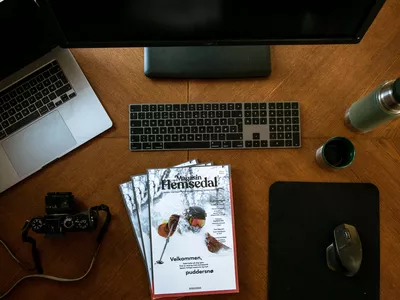 Magasin Hemsedal på kontorpult.