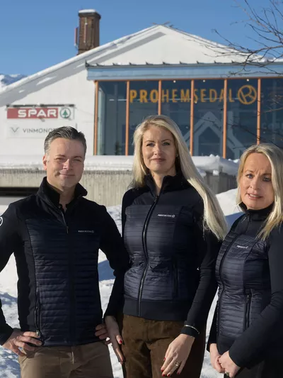 Menneskene som står bak PROHemsedal ved rampa i Hemsedal