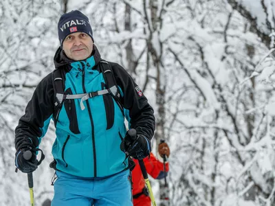 Guidet trugetur Hemsedal. Tre personer på tur.