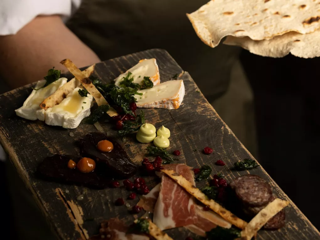 Tapas plate med ulike oster