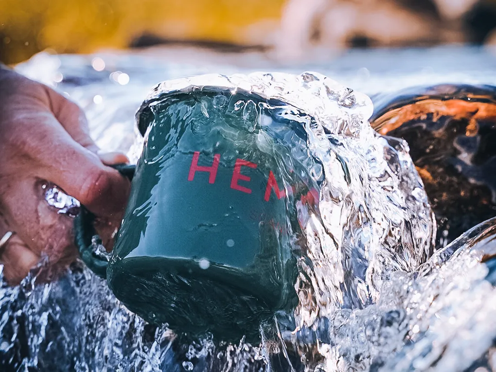 Hemsedal tur kopp, tar vann fra bekken.