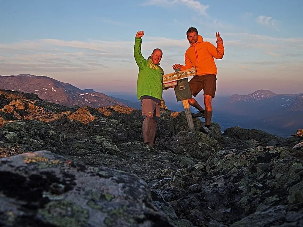 To menn på toppen av fjellet Kvitingatn i Hemsedal