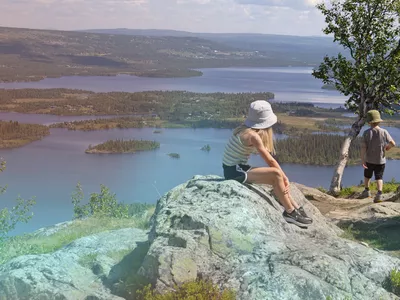 Storhøvda med barn i bakgrunnen icerust.