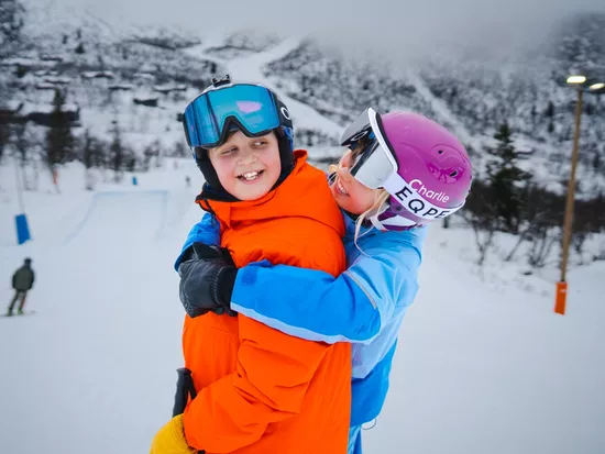 Two friends skiing in Hemsedal ski resort Adrian Leversby Visit Norway mini